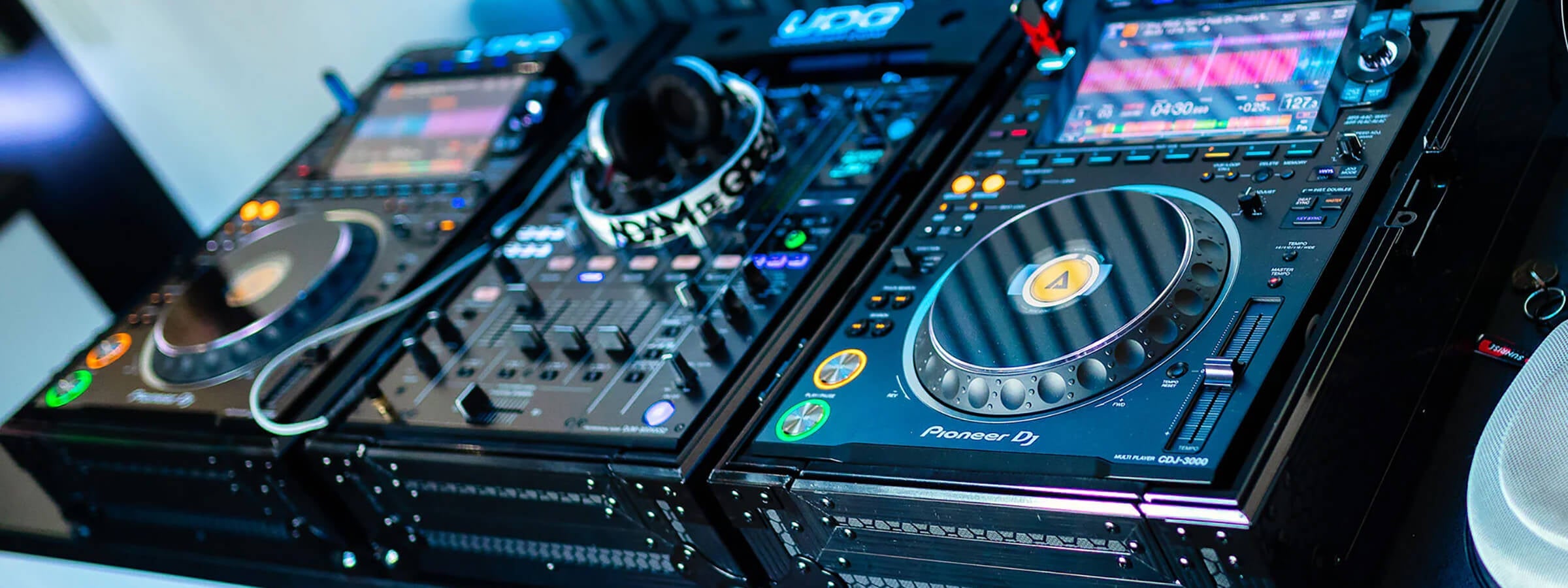 Flight Cases & DJ Tables