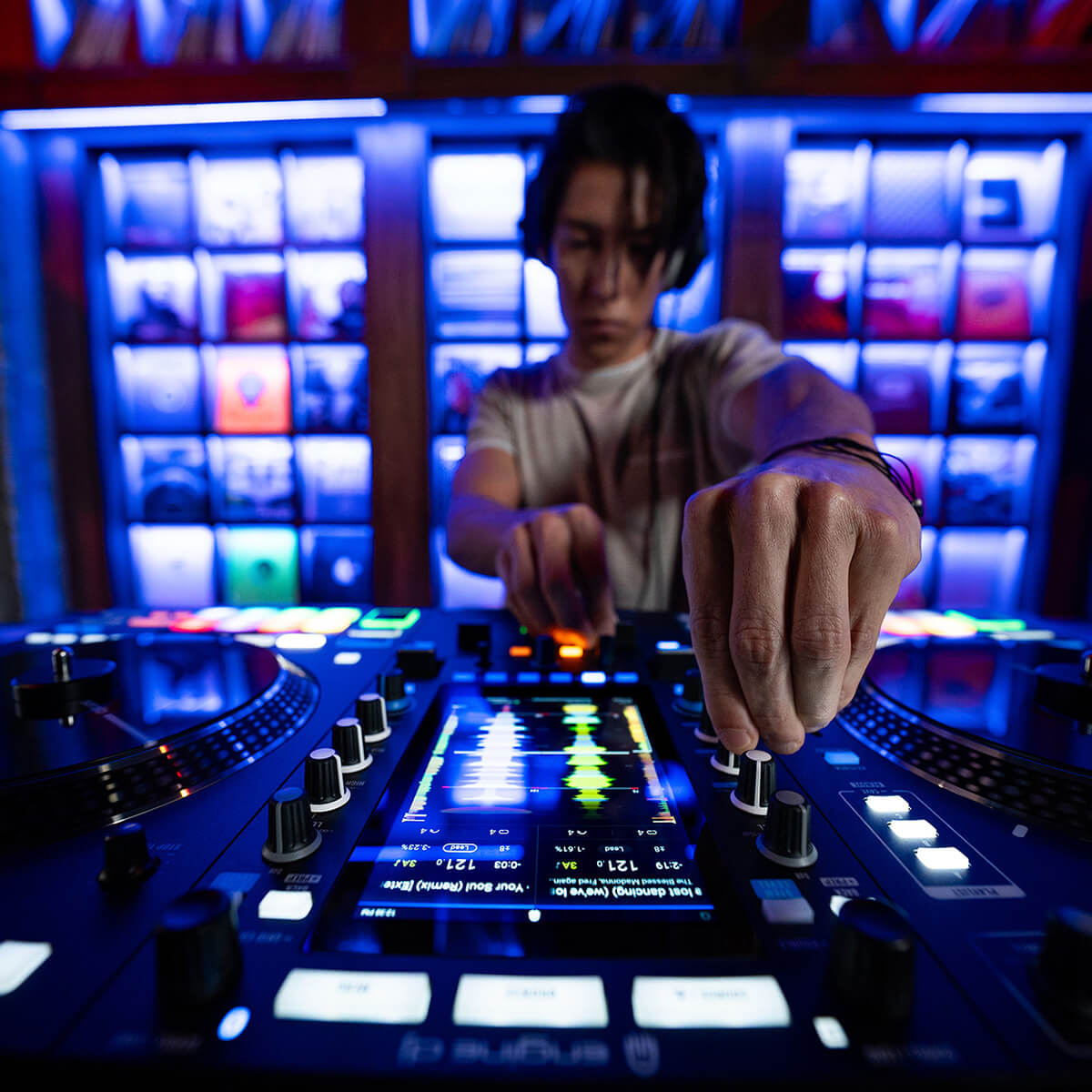 Rane SYSTEM ONE All-in-One Standalone Motorised DJ System w/Touchscreen