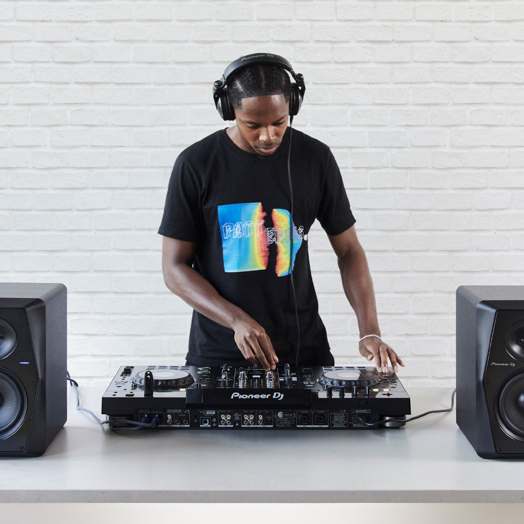 Pioneer XDJ-RX3 All-In-One DJ System for Rekordbox & Serato DJ X VM-70/VM-80 Monitors Package