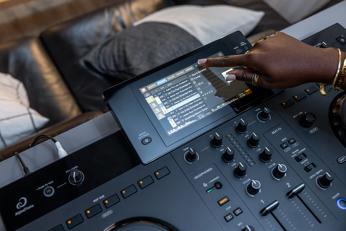 AlphaTheta XDJ-AN All-In-One DJ System w/ Streaming & SonicLink w/FREE DM-40D Monitors