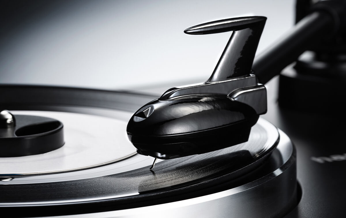 Korg Handytraxx TUBE J Limited-Edition Portable Record Player with JICO Clipper MM Cartridge