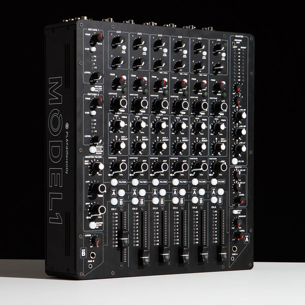 Play Differently MODEL 1 - 6-Channel Analogue Club DJ Mixer