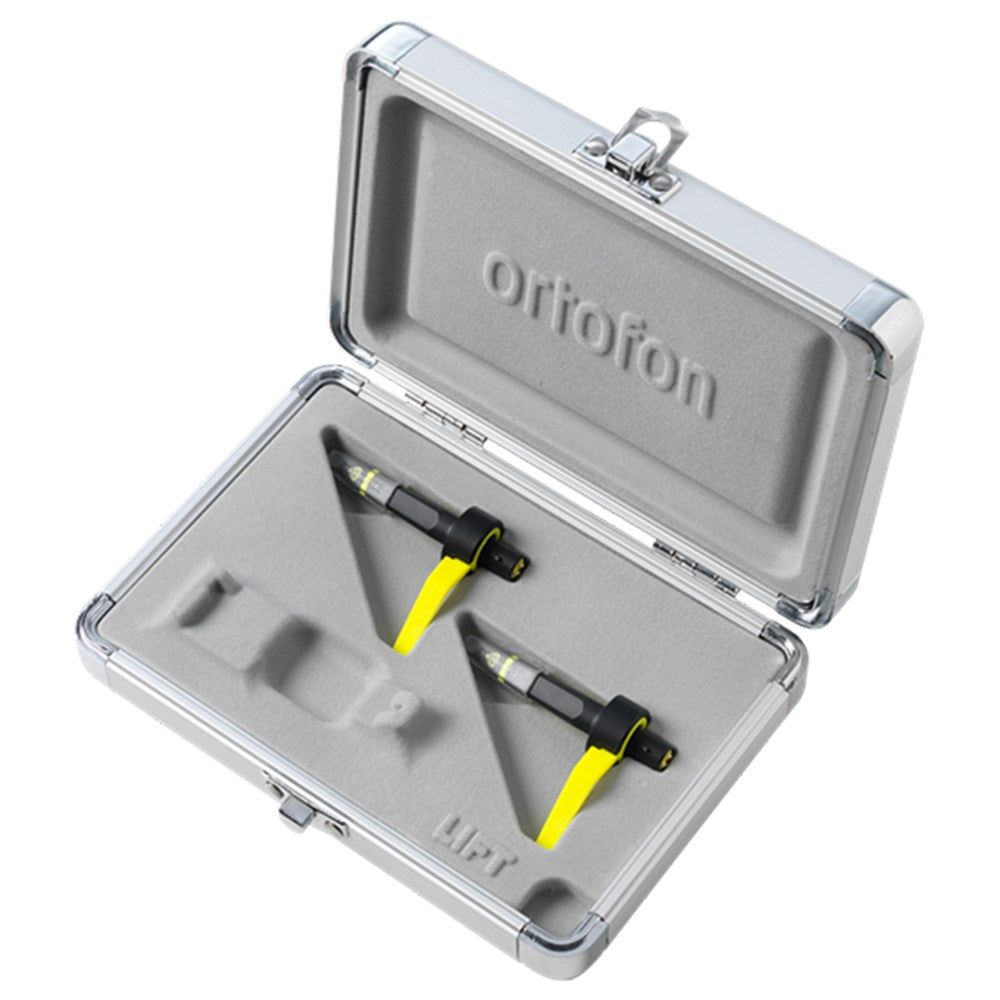 Technics SL-1210MK7 Direct Drive DJ Turntable (PAIR) with Ortofon Concorde Club Cartridges Package